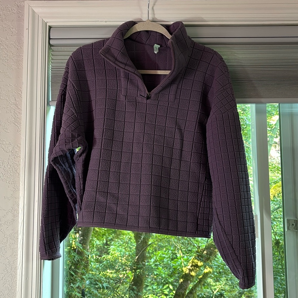 SOLD Lululemon lab crop fleece quarter zip sz6